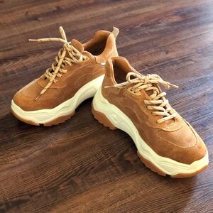 Suede Eternal Shoes size 6